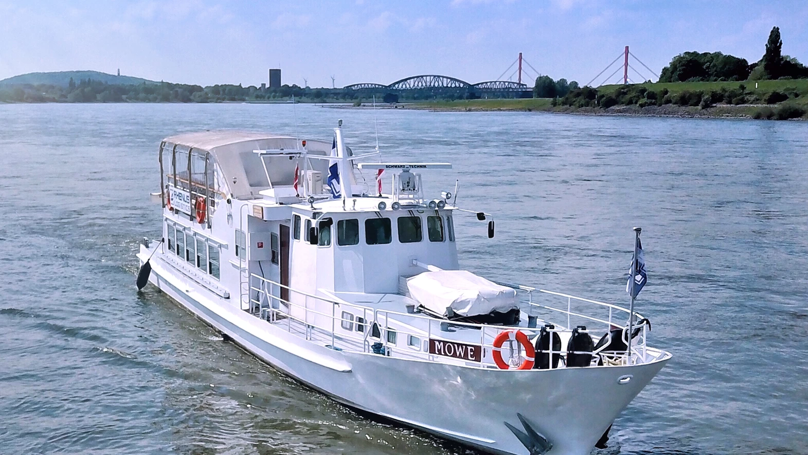 Łódź turystyczna Łódź turystyczna