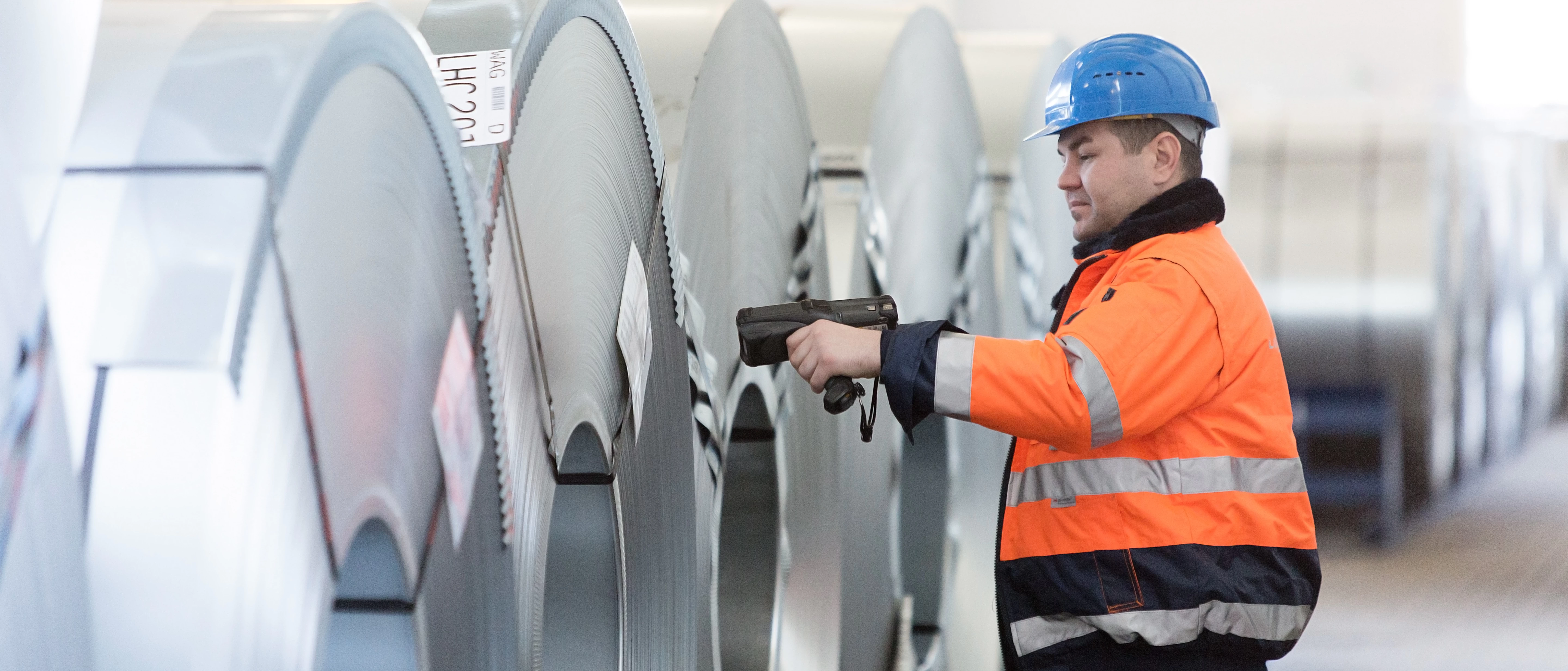 Handling of steel coils Handling of steel coils