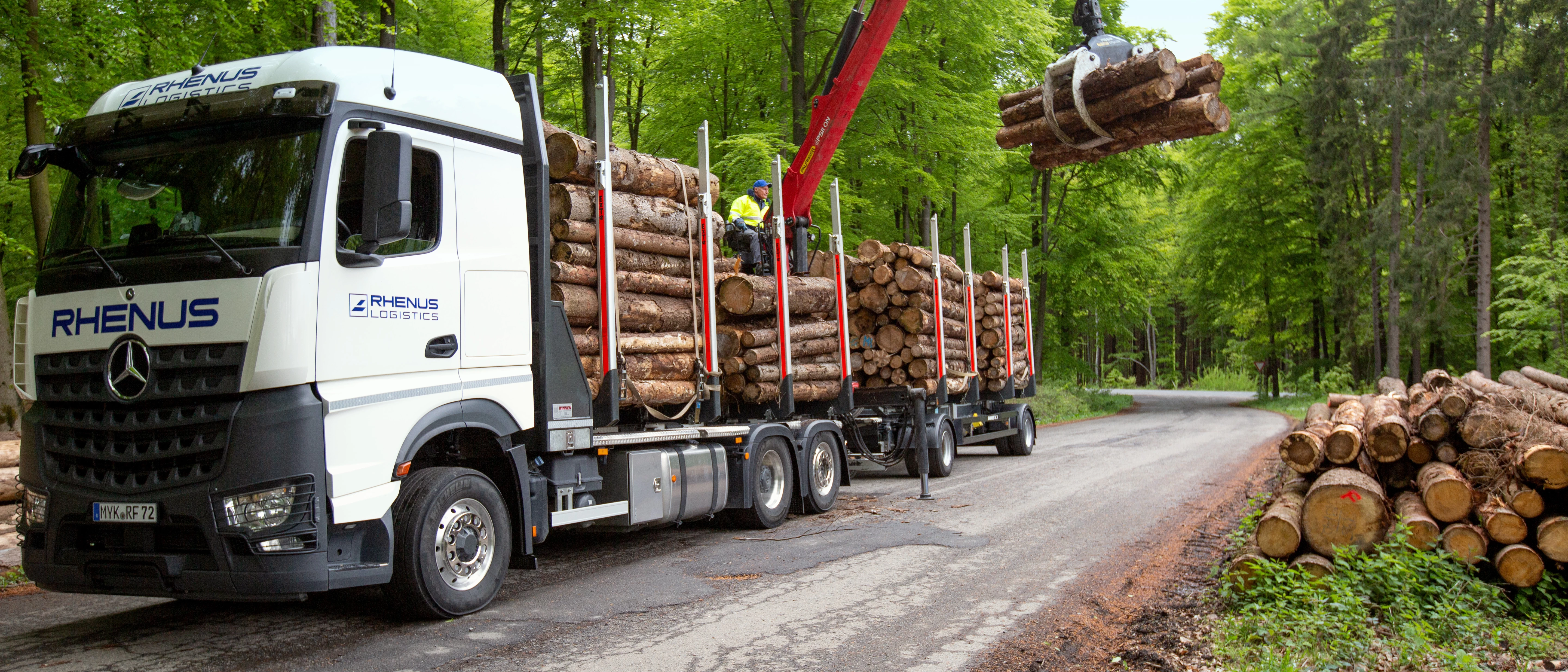 둥근 목재의 적재