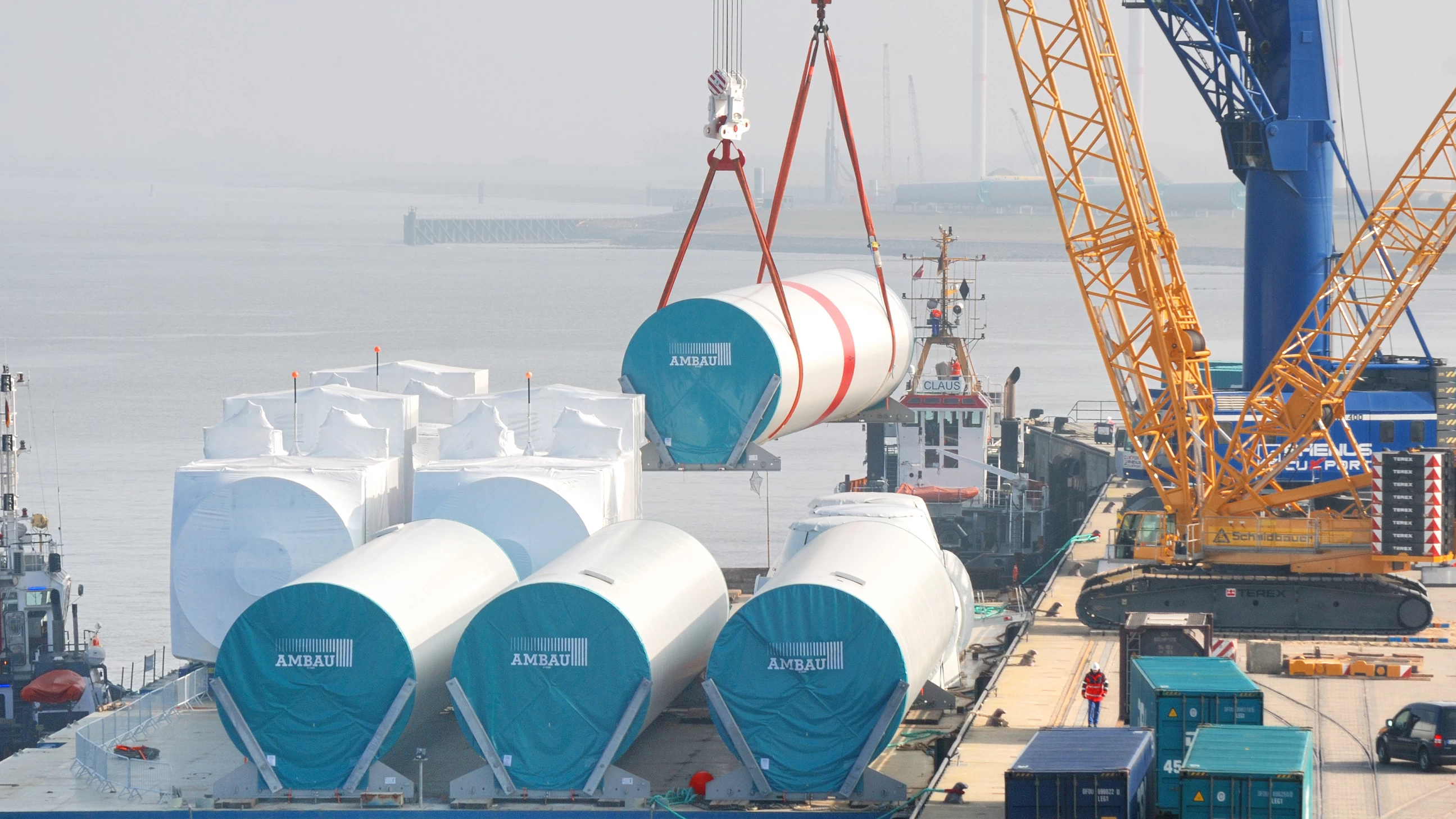 탑 구성품의 선박 적재 탑 구성품의 선박 적재