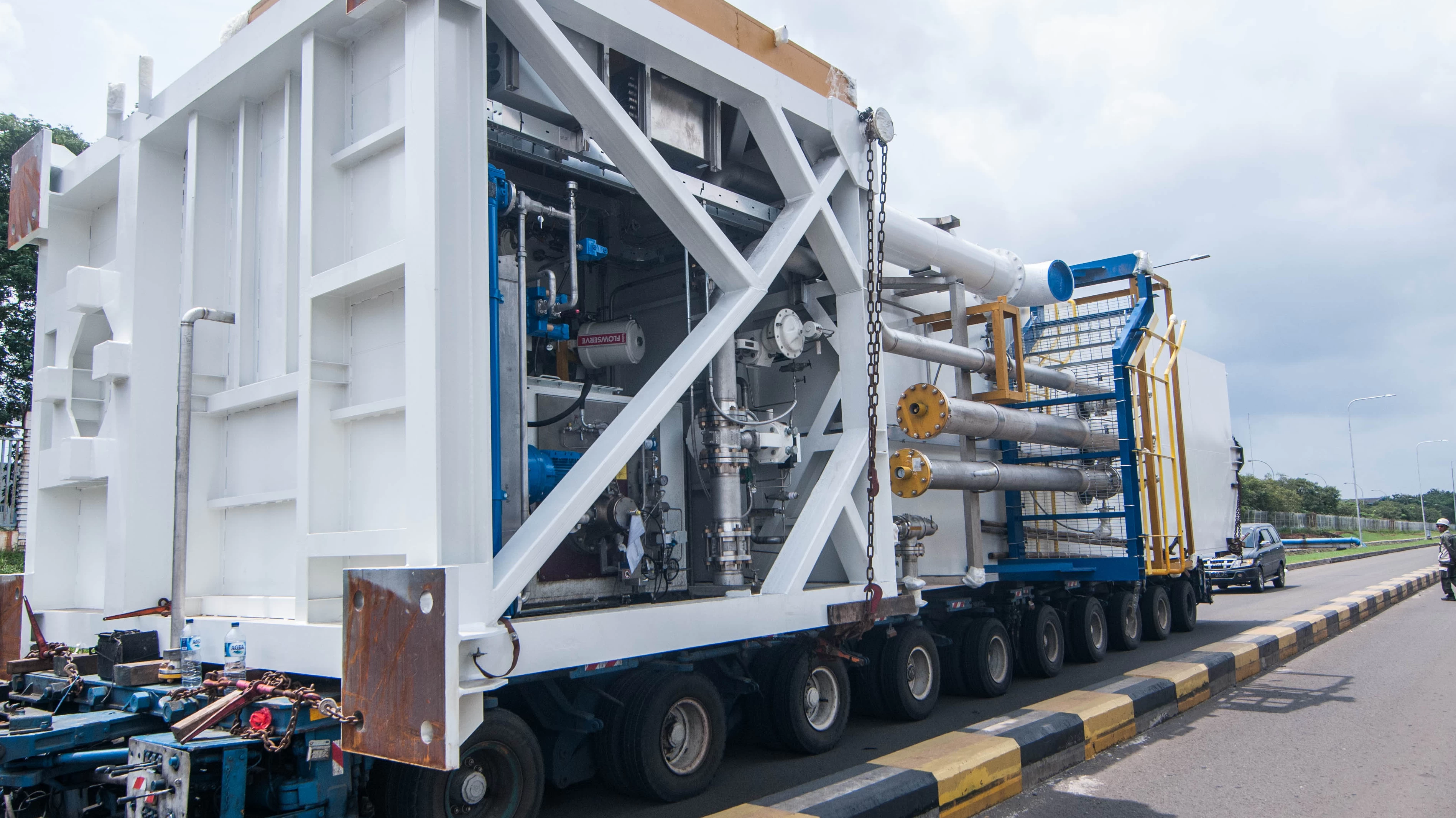 SPESIALIS ANGKUTAN DARAT BERUKURAN BESAR