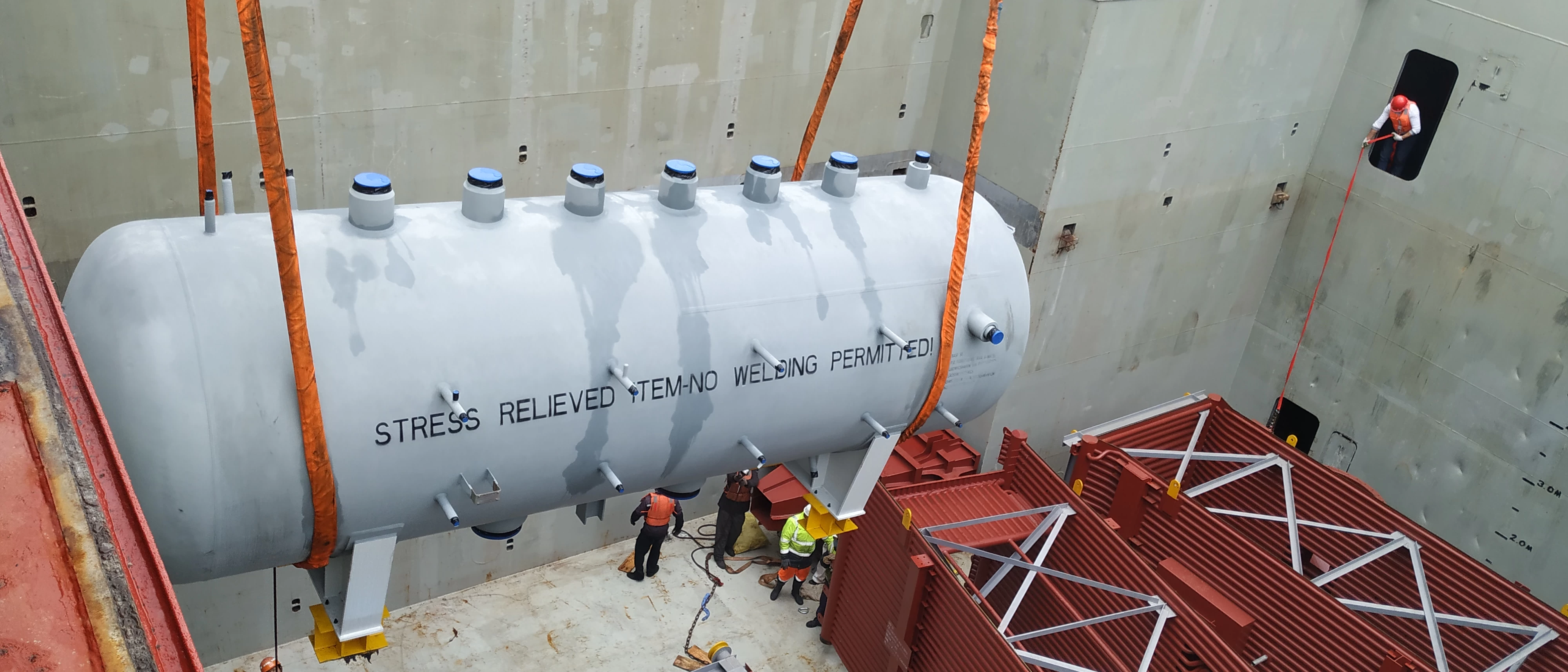 Parts of up to 28 m and 56 t Parts of up to 28 m and 56 t