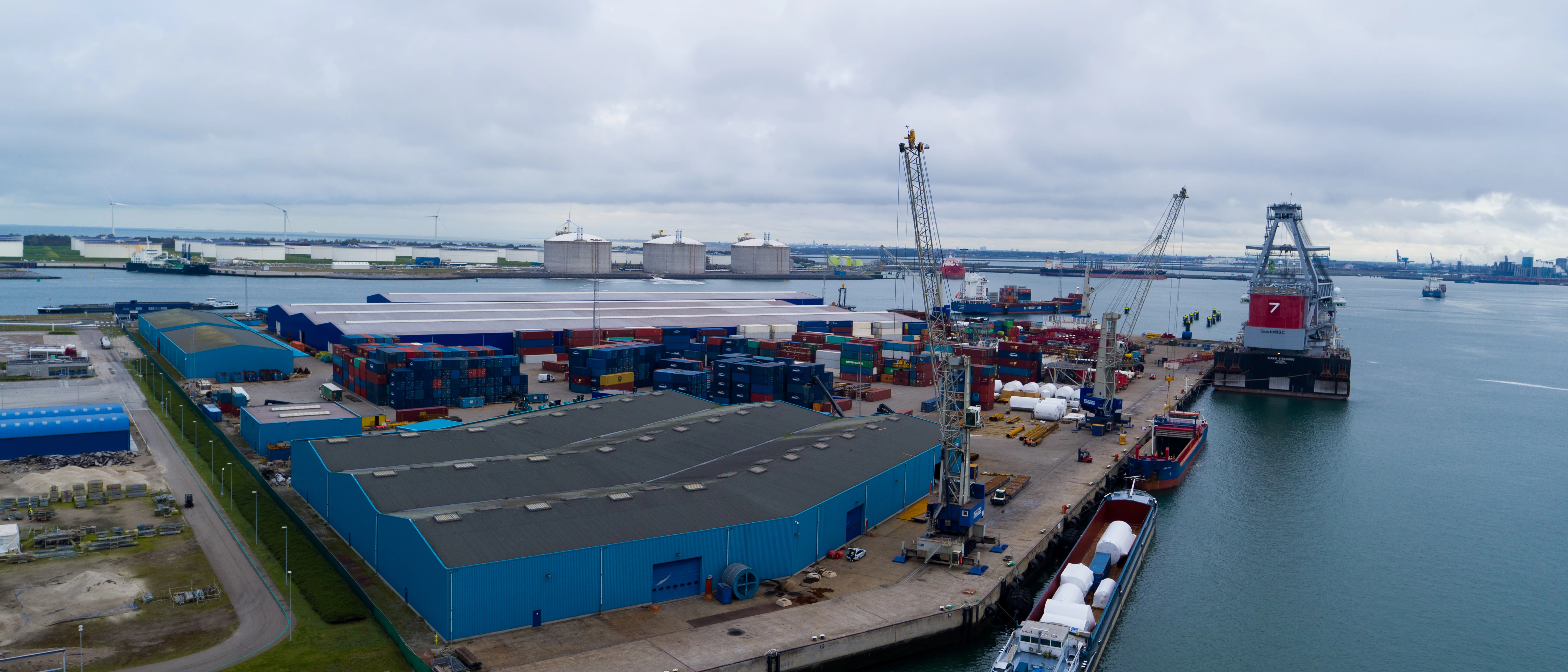 Transshipment onto a coaster Transshipment onto a coaster