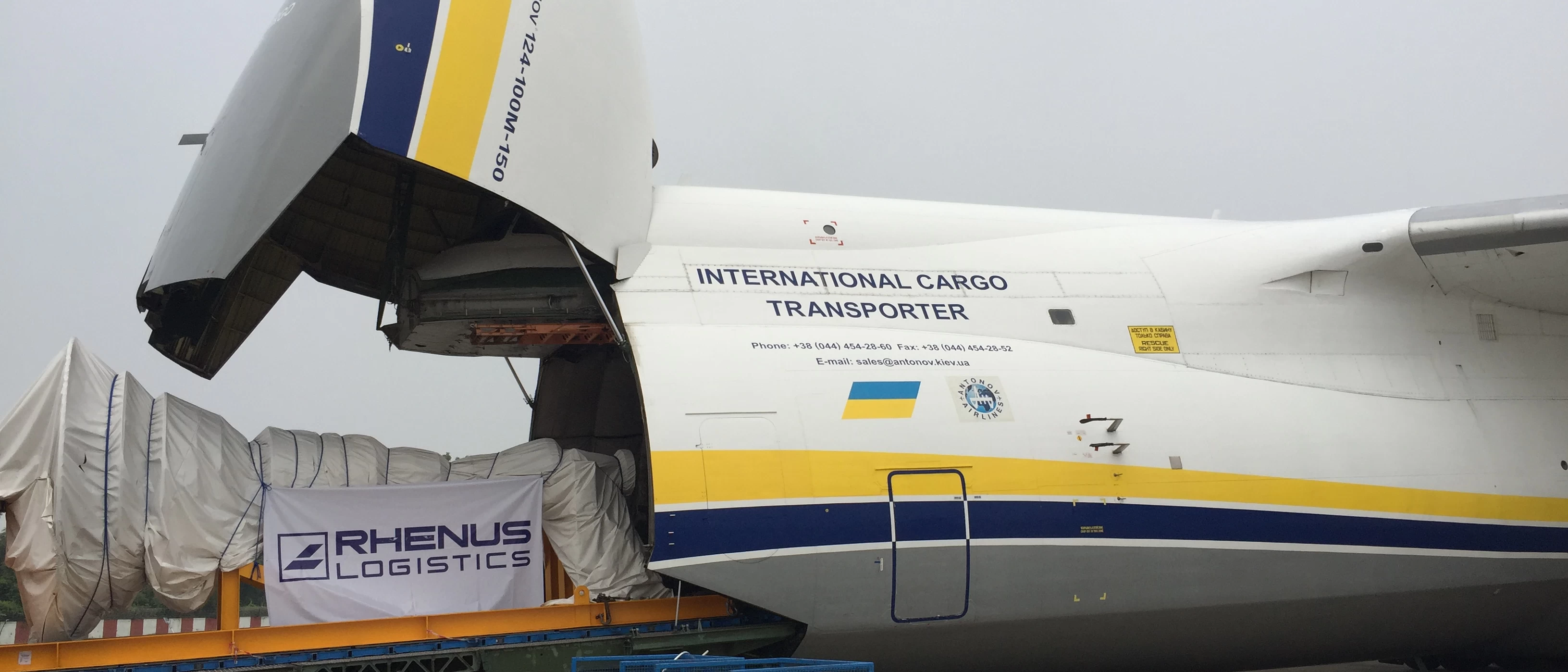 Transport of a steam turbine rotor