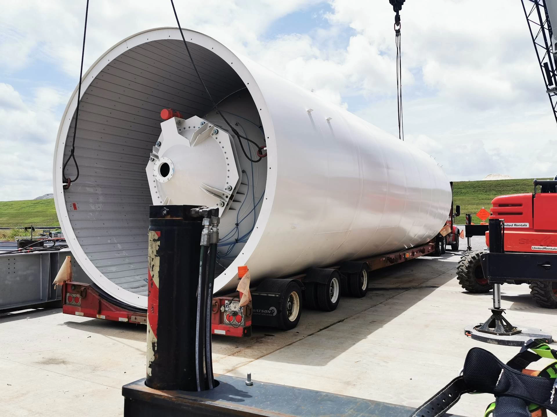 Silo land transport from Canada to Southern USA Silo land transport from Canada to Southern USA