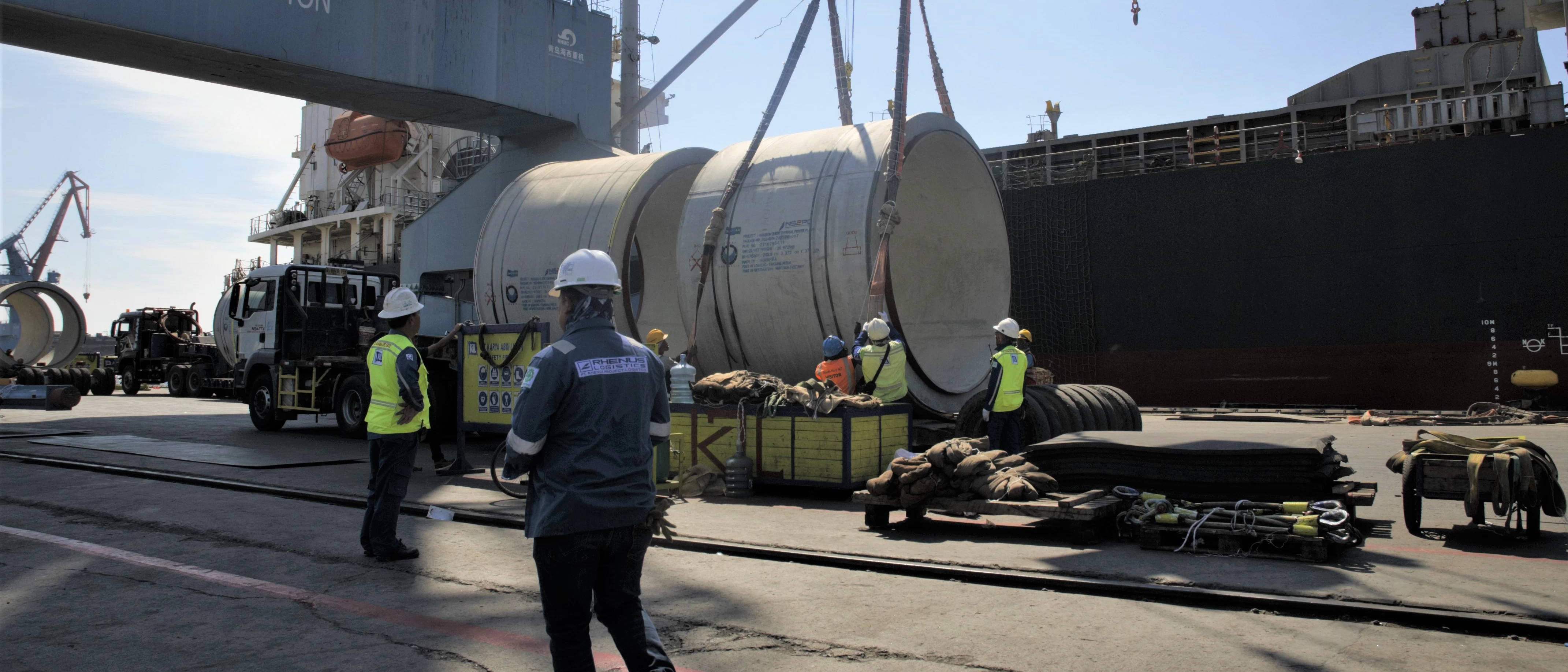 KAPAL CARTER KE PELABUHAN NGHI SON